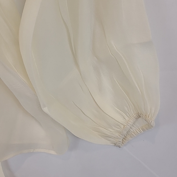 NWT Molly Bracken Women's Woven Long Sleeve Blouse Off White Sz XS - Picture 4 of 7